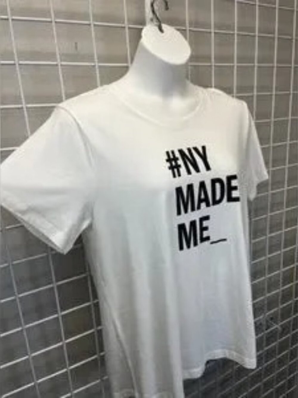 DKNY Stories Women’s Graphic Print Cotton Short Sleeve White T-Shirt -Large XL